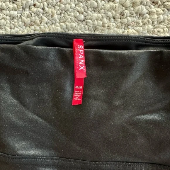 Spanx Black Faux Leather Leggings Size Medium EUC - Picture 2 of 5